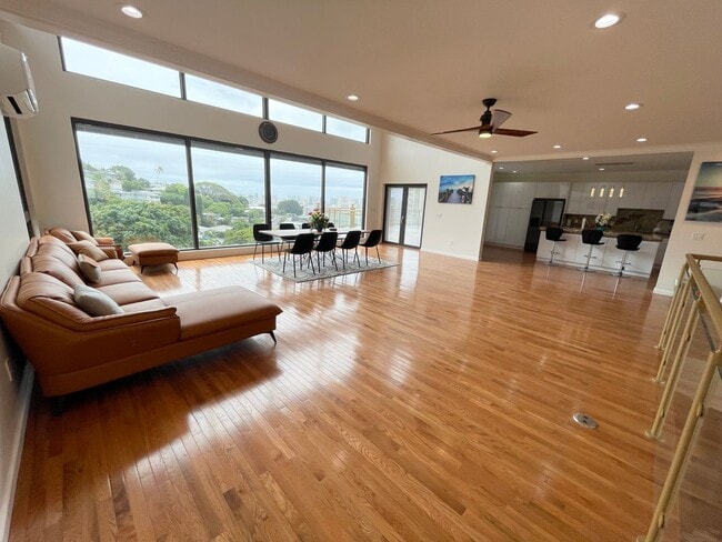 Building Photo - 2045 Mott Smith Dr