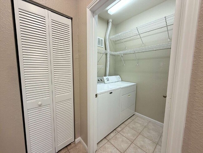 Building Photo - 2138 Chianti Pl