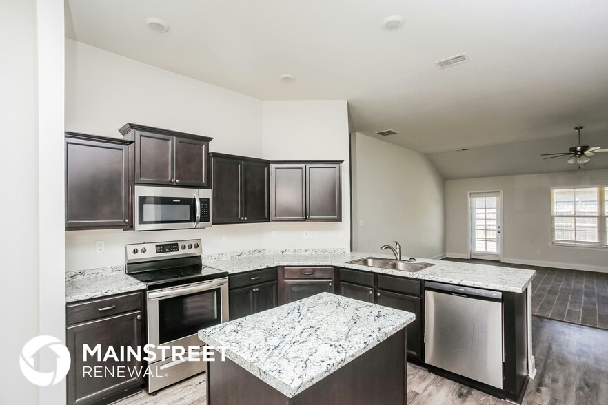 Building Photo - 7878 Ferndale Dr