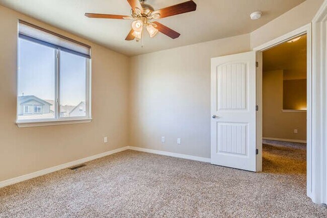 Building Photo - Evolve Real Estate: Available November 1 U...