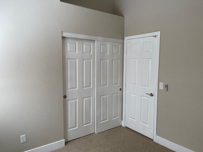 Building Photo - **GORGEOUS & MODEL PERFECT GREEN VALLEY 3 ...