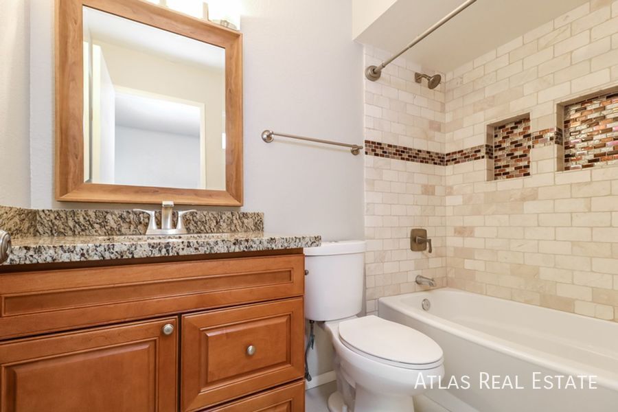 Building Photo - 1323 W Rosemonte Dr