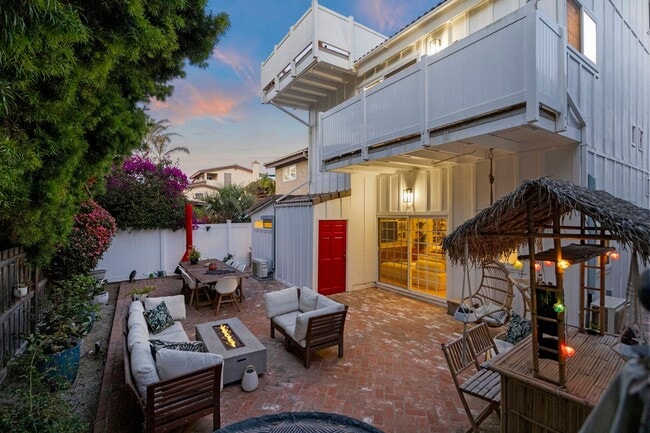 Building Photo - Ventura | Pierpont | 4 Bedroom + 3 Bathroom