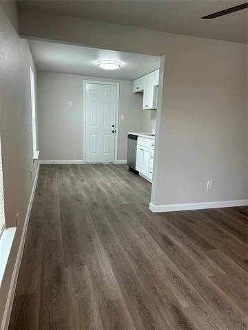 Building Photo - 407 N Justin Ave