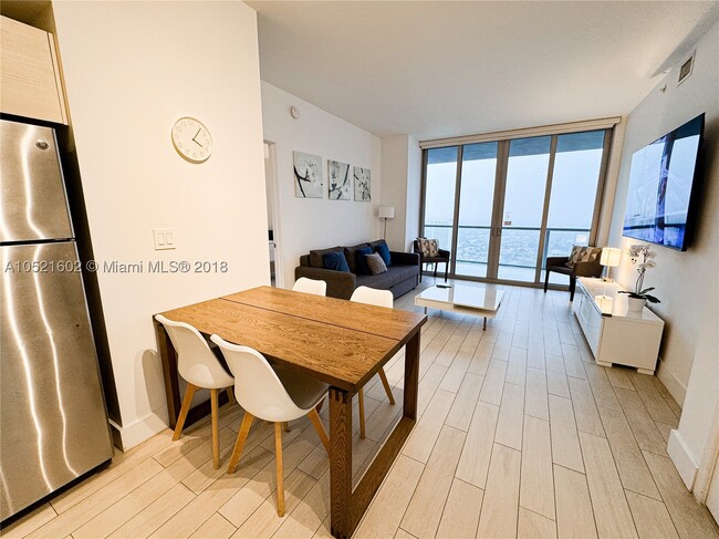 Building Photo - 2600 Hallandale Ave