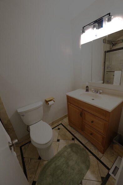 guest bathroom - 1340 Rayburn Dr
