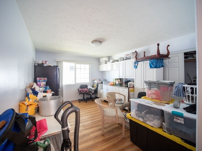 Building Photo - Luxury Maui Living in a Spacious Wailuku S...