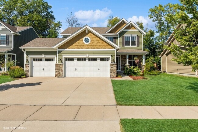 Building Photo - 4505 Yellowstone Ln N