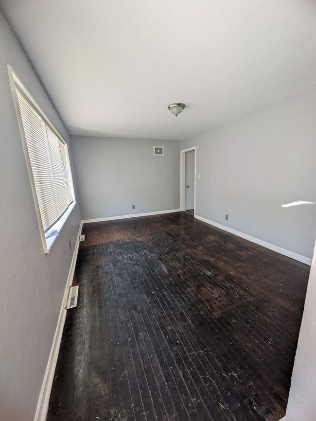 Building Photo - Great 2 bedroom home in Grandview!