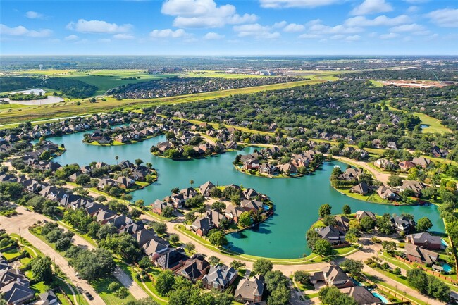 Building Photo - 5934 Stratford Gardens Dr