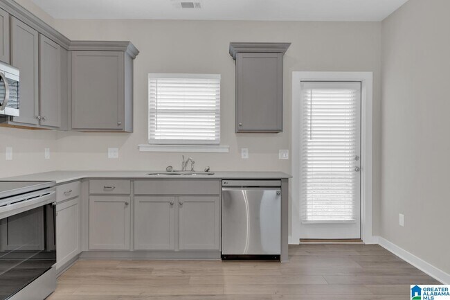 Building Photo - 615 Troubadour Ln