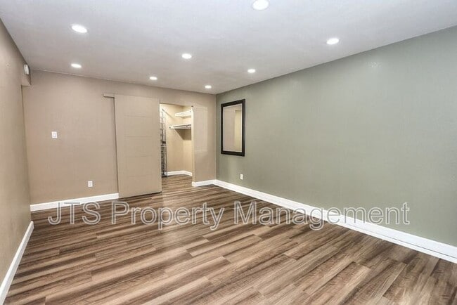 Building Photo - 3160 Watt Ave