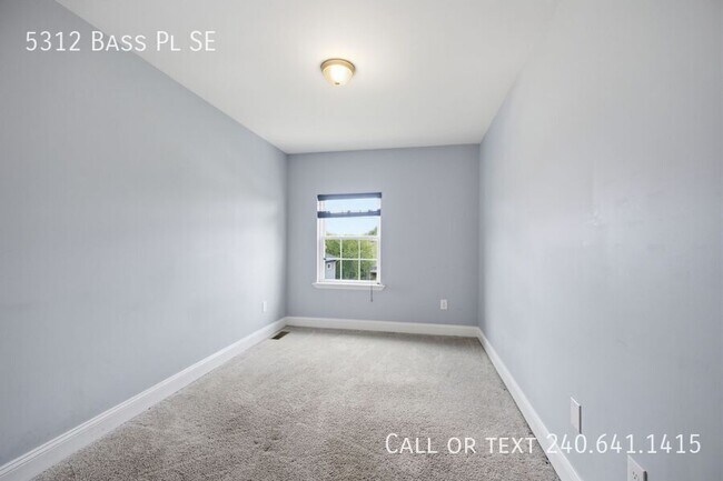 Building Photo - 5312 Bass Pl SE