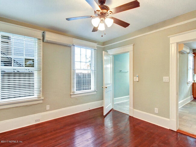 Building Photo - 2116 Herschel St