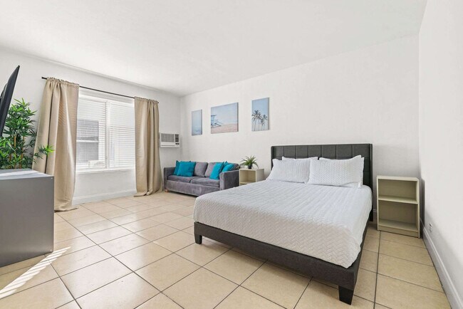 Building Photo - 7340 Harding Ave