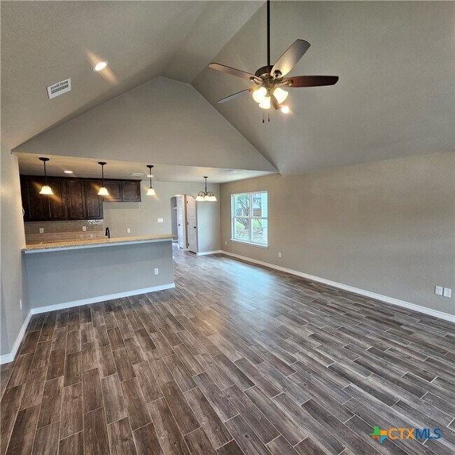 Building Photo - 1746 Blueridge Dr