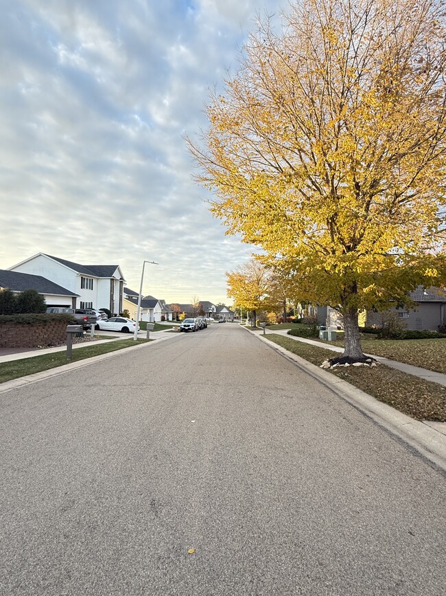 Building Photo - 5182 Southern Ridge Ln SW