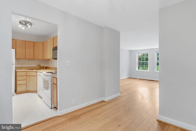 Building Photo - 3369 S Stafford St