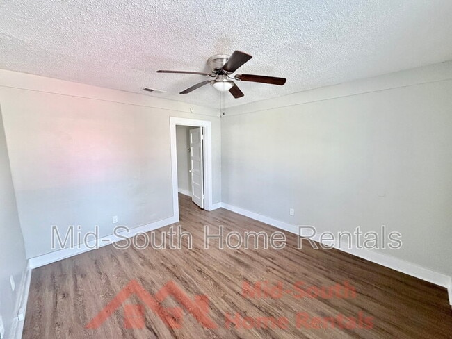 Building Photo - 2263 Hunter Ave