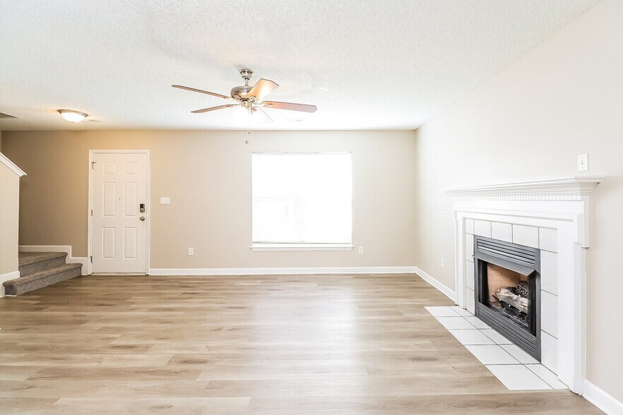 Building Photo - 4834 Hopewood Ln