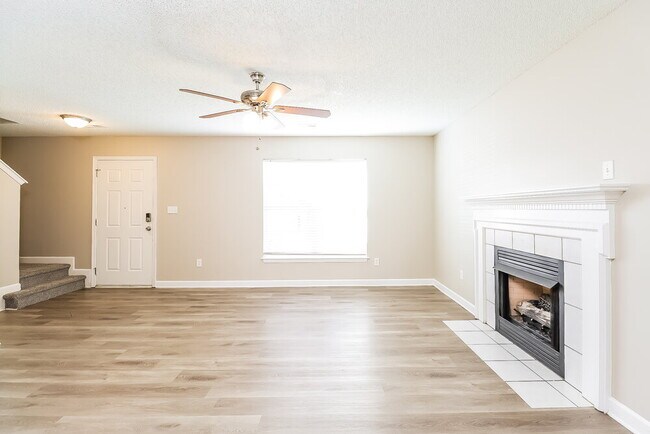 Building Photo - 4834 Hopewood Ln