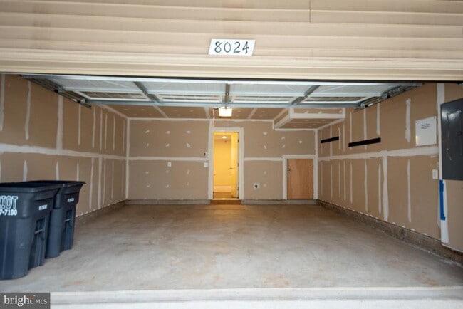 Building Photo - 8024 Cayzer Ln