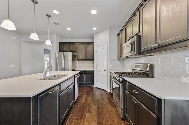 Building Photo - 8717 Blaze Dr