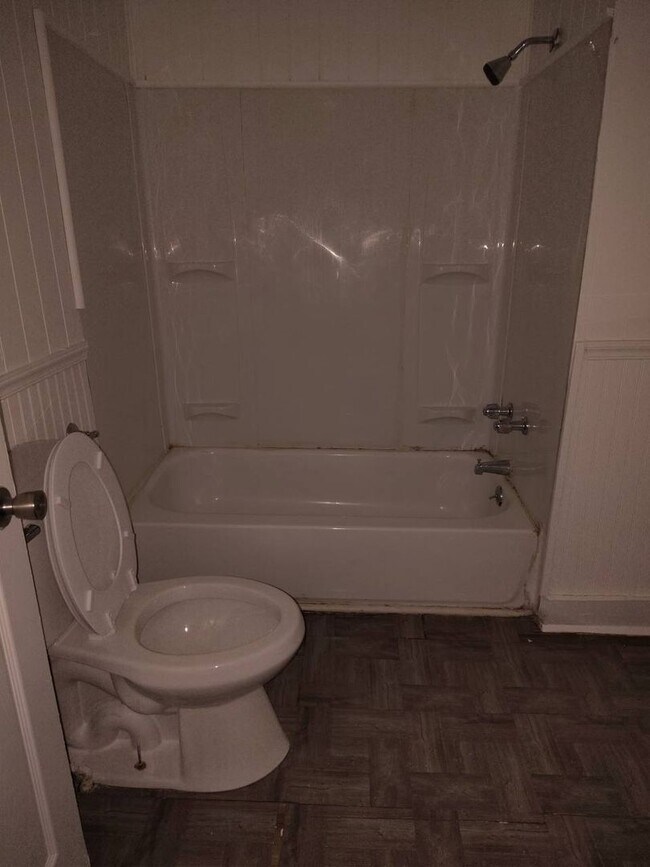 Building Photo - Spacious & Affordable Home In Lima!