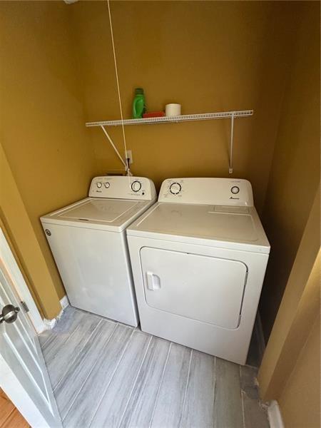 Building Photo - 2578 Shadowbrook Dr