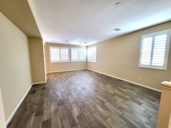 Building Photo - 4 Bedroom House with Community Pool, Baseb...
