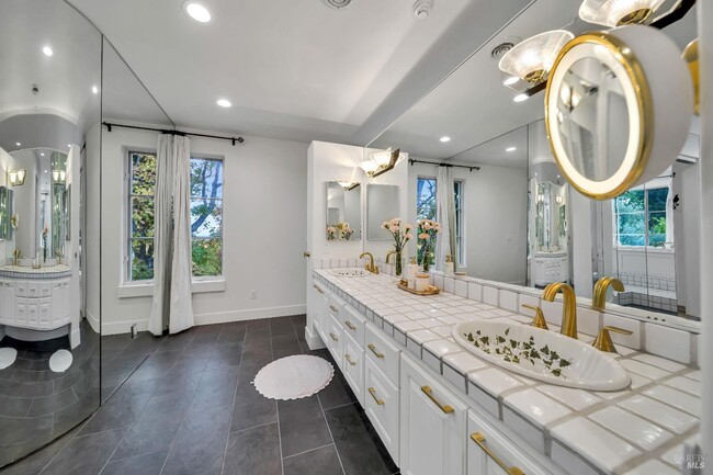 Building Photo - 1041 Las Amigas Rd