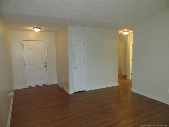 Building Photo - 2212 Cliff Swallow Drive