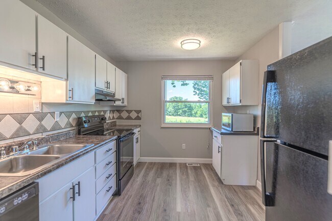 Building Photo - 1047 Alpine Ct