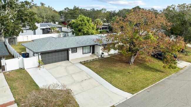 Building Photo - 1966 Sandra Dr