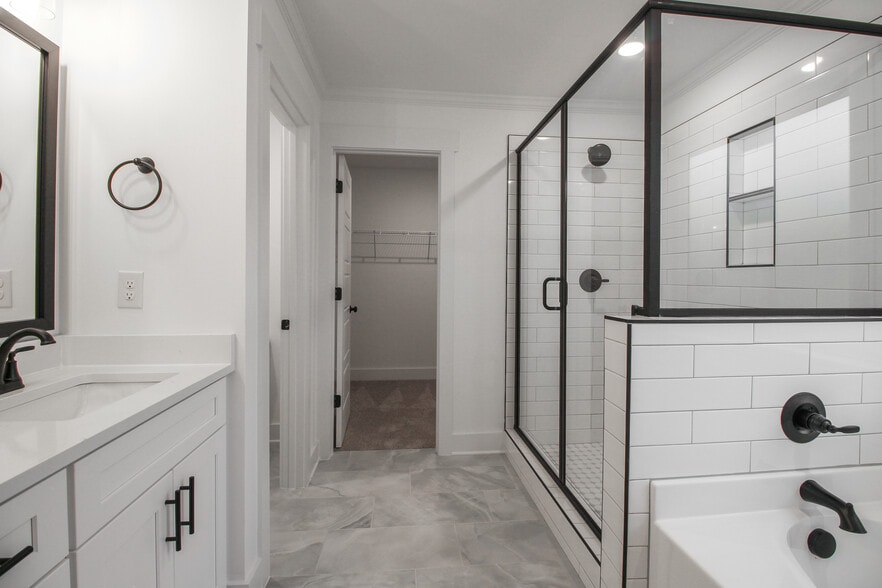 Building Photo - 2036 Warbler Dr