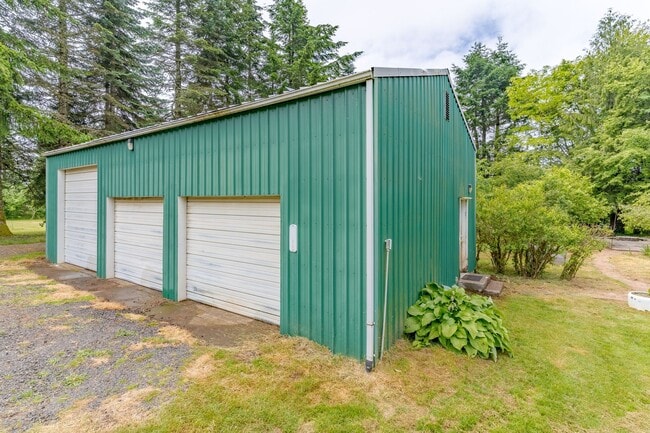 Building Photo - 3194 Crooked Finger Rd NE