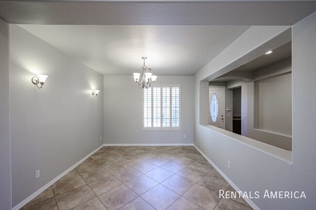 Building Photo - 3173 E Canyon Way