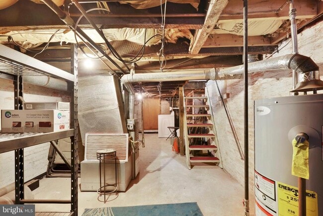 Building Photo - 24 E Hamburg St