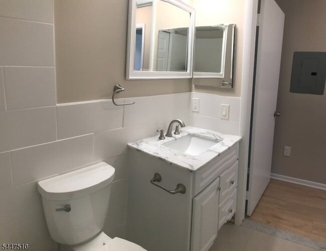 Building Photo - 4811 Ravens Crest Dr