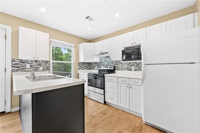 Building Photo - 2266 Oak Glenn Cir
