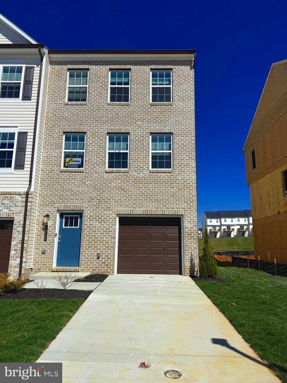 Building Photo - 7520 Silver Thread Wy