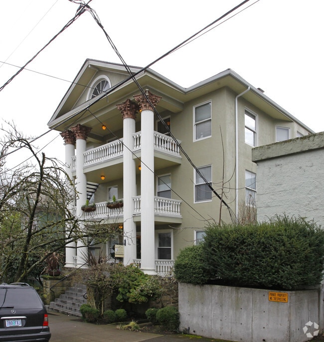 The Clifton Apartments 2356 NW Irving St Portland OR 97210