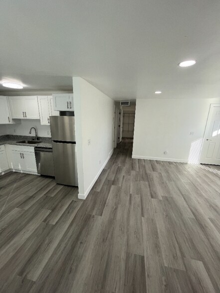 Building Photo - 6876 S 90 E