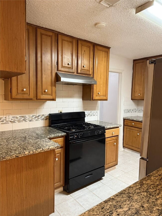 Building Photo - 3323 Big Horn Ct