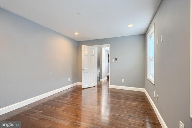 Building Photo - 1106 Battery Ave