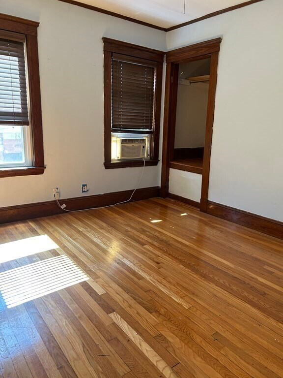 Building Photo - 38 Larch St