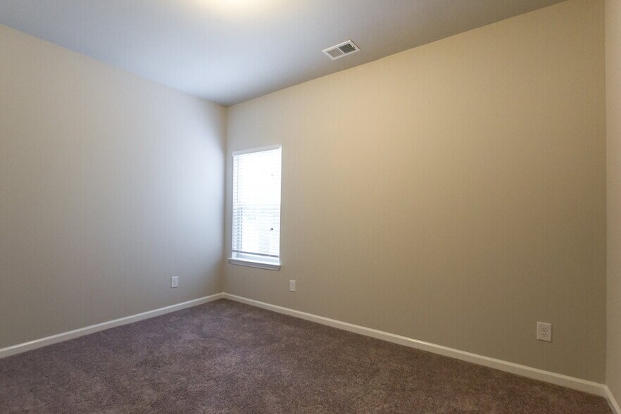 Building Photo - 115 Preserve Dr