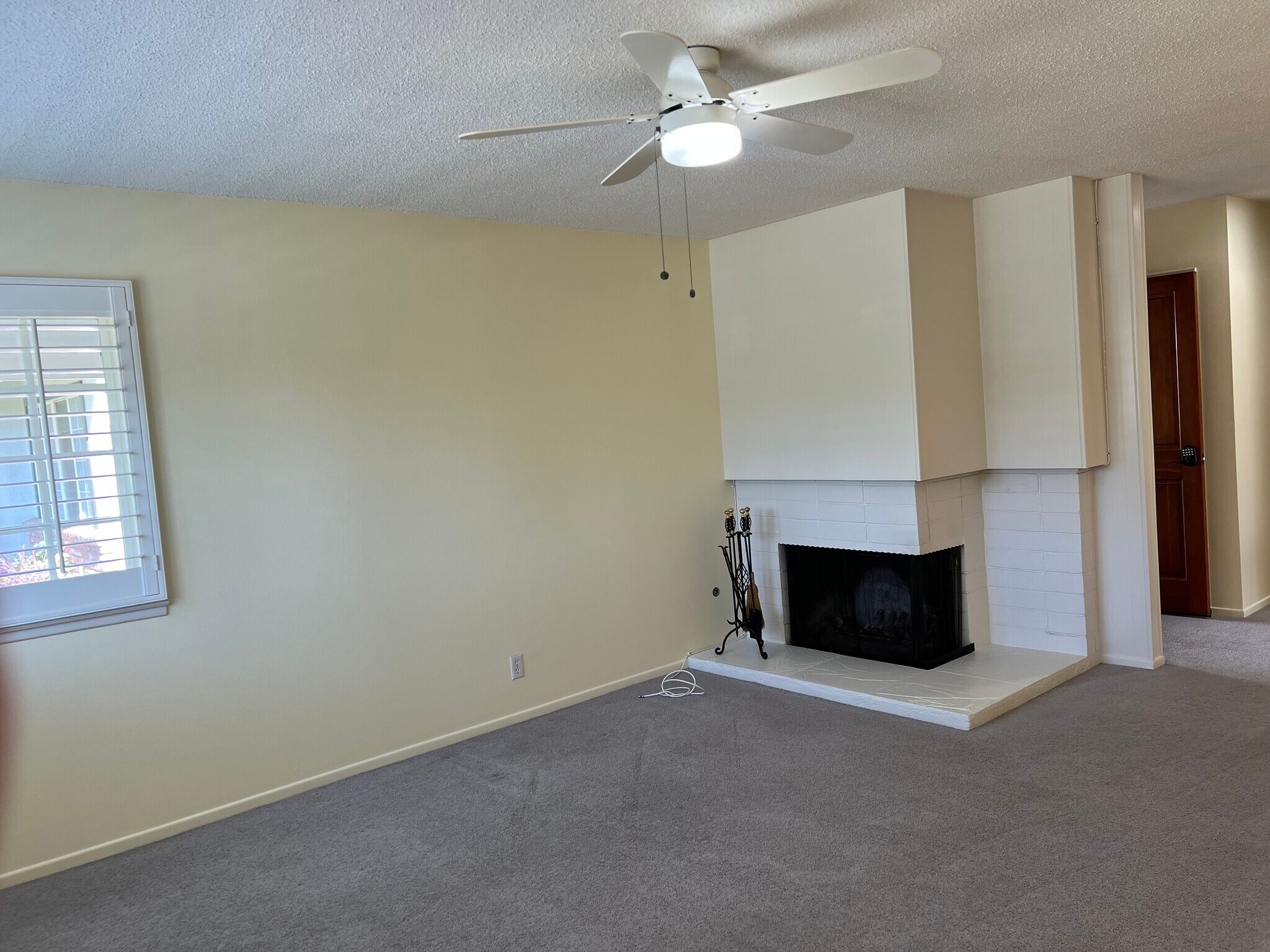 Building Photo - 7548 Newport Dr