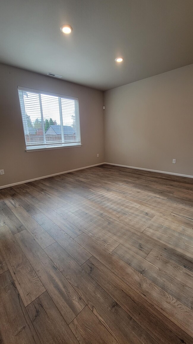 Building Photo - 7926 34th Pl NE