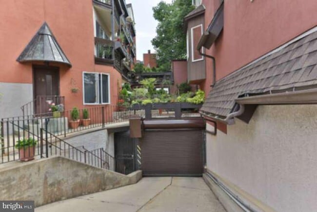 Primary Photo - 8 Rex Ave